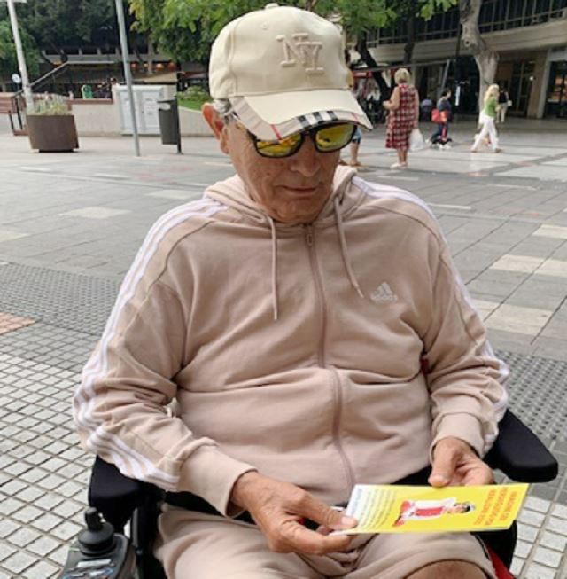 '图8:经历过西班牙的战争和独裁时期的弗朗格先生说:“像中共这样残忍恶毒的独裁者,简直闻所未闻!”'