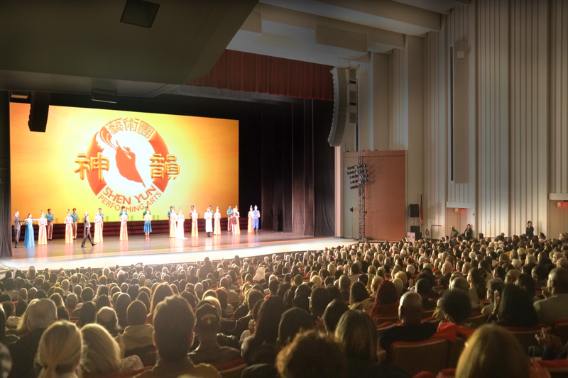 图3:神韵二零二五演季在亚特兰大的首轮演出,连续五场演出皆满场,观众从演出中感受到光明与希望。图为二零二四年十二月二十七日下午,神韵在亚特兰大首轮演出的最后一场演出圆满落幕。(新<span style='max-width:0px!important;margin-left:-4px;color:#eee!important;'>!</span>唐<span style='max-width:0px!important;margin-left:-4px;color:#eee!important;'>!</span>人<span style='max-width:0px!important;margin-left:-4px;color:#eee!important;'>:</span>)