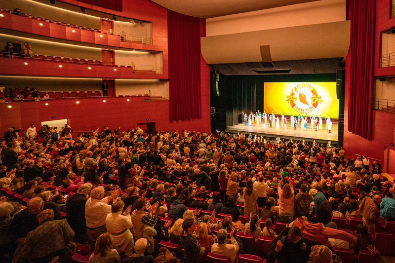 图4:二零二五年一月五日下午,神韵新纪元艺术团在法国普罗旺斯大剧院(Grand Theatre de Provence)进行的第五场演出大爆满。(大<span style='max-width:0px!important;margin-left:-4px;color:#eee!important;'>.</span>纪<span style='max-width:0px!important;margin-left:-4px;color:#eee!important;'>.</span>元<span style='max-width:0px!important;margin-left:-4px;color:#eee!important;'>;</span>)