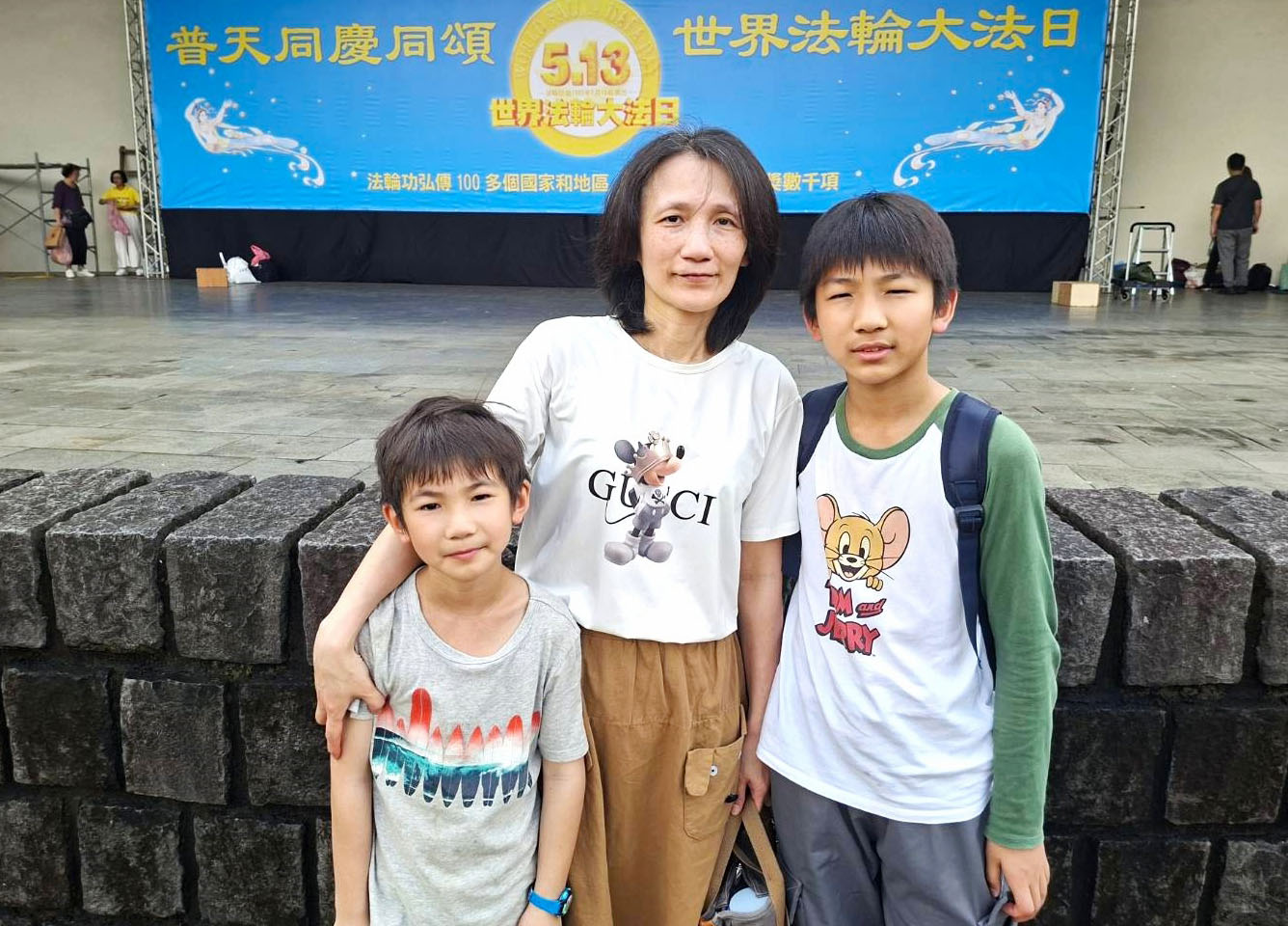 图11:郁玫以修炼人的标准要求自己,教养孩子的路上通过重重考验。