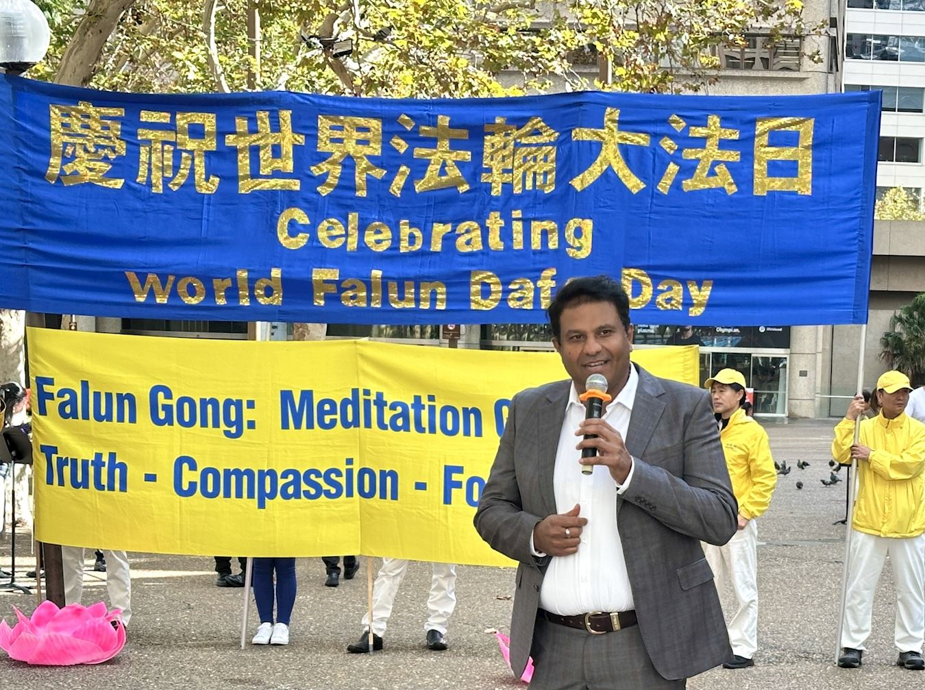 '图4:帕拉马塔市议员斯里尼·皮拉马里在发言'